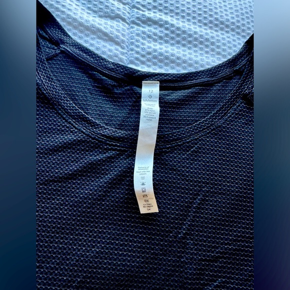 Lululemon Women Shirt 12 - Picture 2 of 4